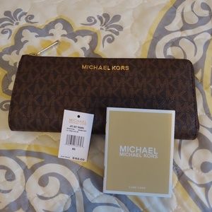 SOLD!! NWT Michael Kors Wallet